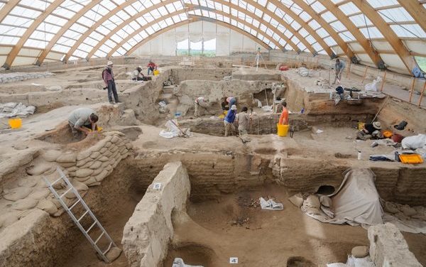 Il y a 9 000 ans, Çatalhöyük, une communauté aux problèmes urbains modernes