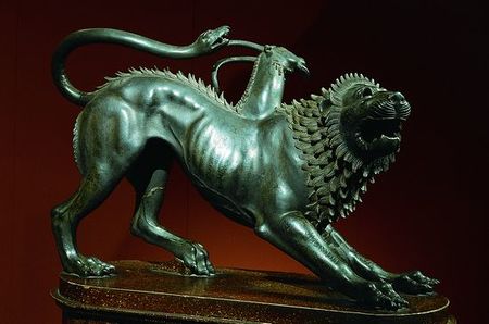 Une chimère en bronze au musée de Florence. Source : wikimini