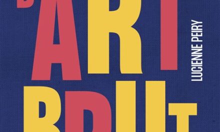 Parures et vêtements d&rsquo;art brut